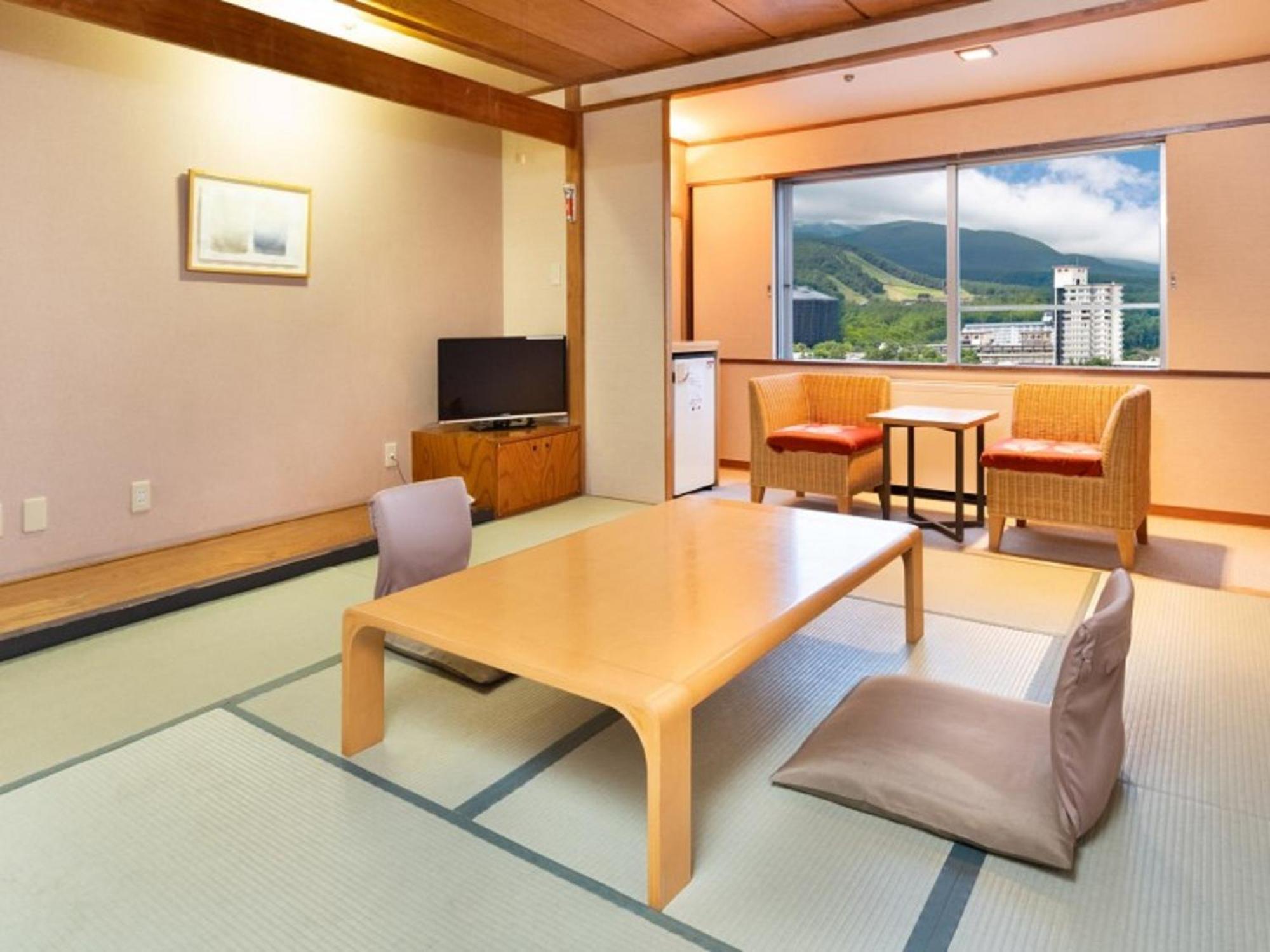 Kusatsu-Onsen Hotel Resort Кусацу Экстерьер фото