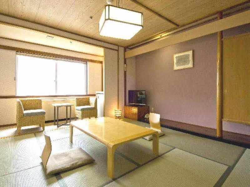 Kusatsu-Onsen Hotel Resort Кусацу Экстерьер фото